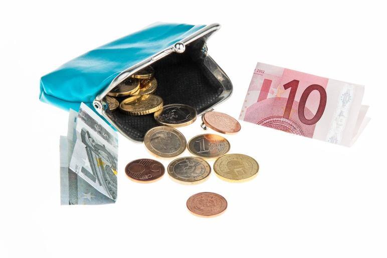 Une image contenant pièce, Manipulation d’argent, argent, devise__Le contenu généré par l’IA peut être incorrect_ Une image contenant pièce, Manipulation d’argent, argent, devise__Le contenu généré par l’IA peut être incorrect_